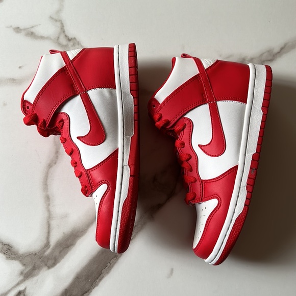 Red Nike Dunk High (GS) - Picture 3 of 9